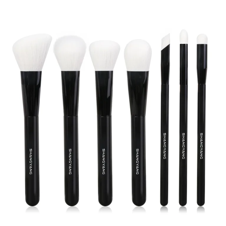 Schwarzes und weißes Make-up-Pinselset