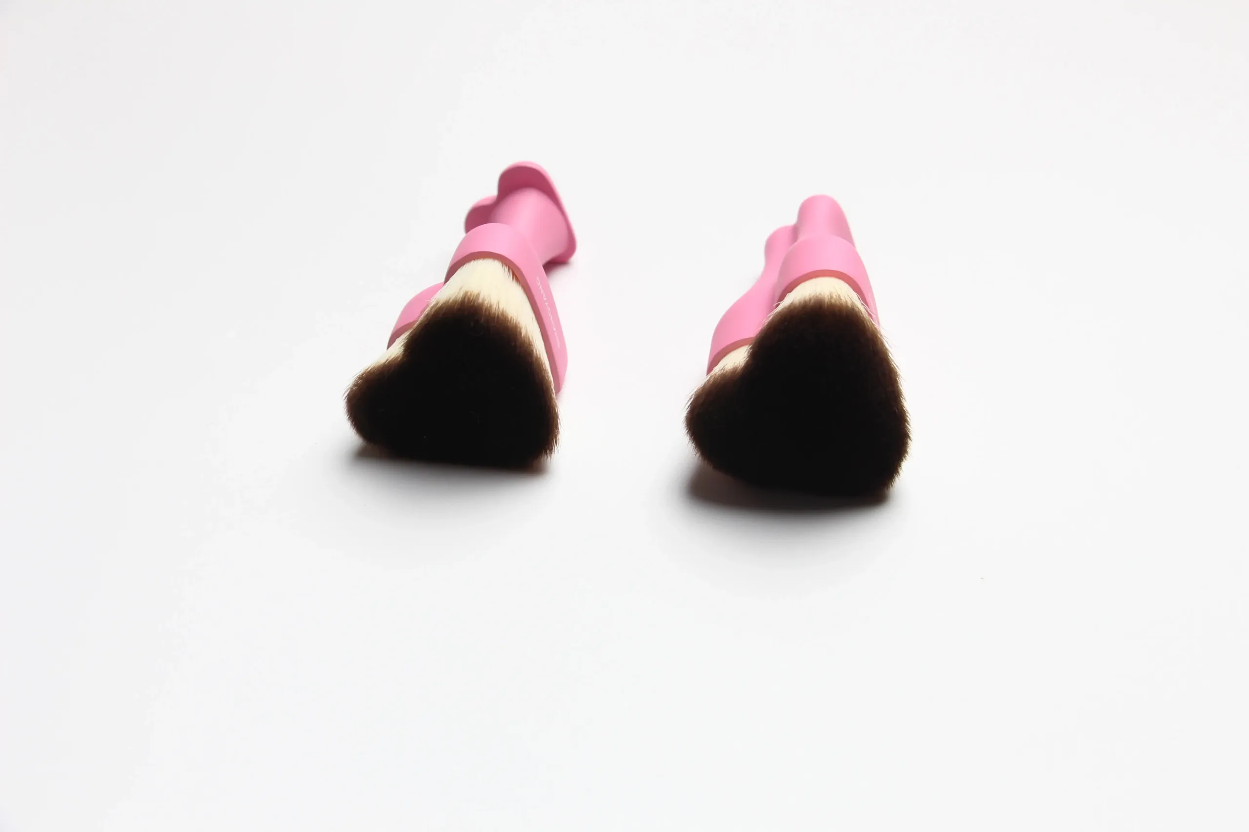 Mini Heart Shaped Foundation Pinsel mit Pounch