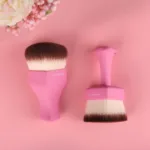 Mini brocha para maquillaje en forma de corazón con punzón