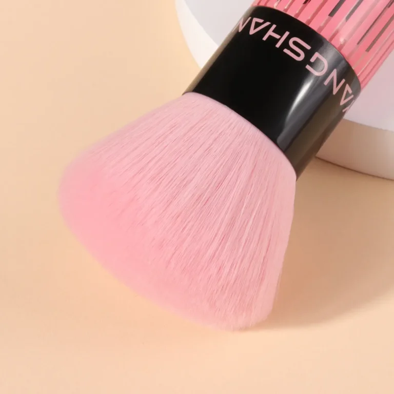 Heart Retractable Kabuki Brush