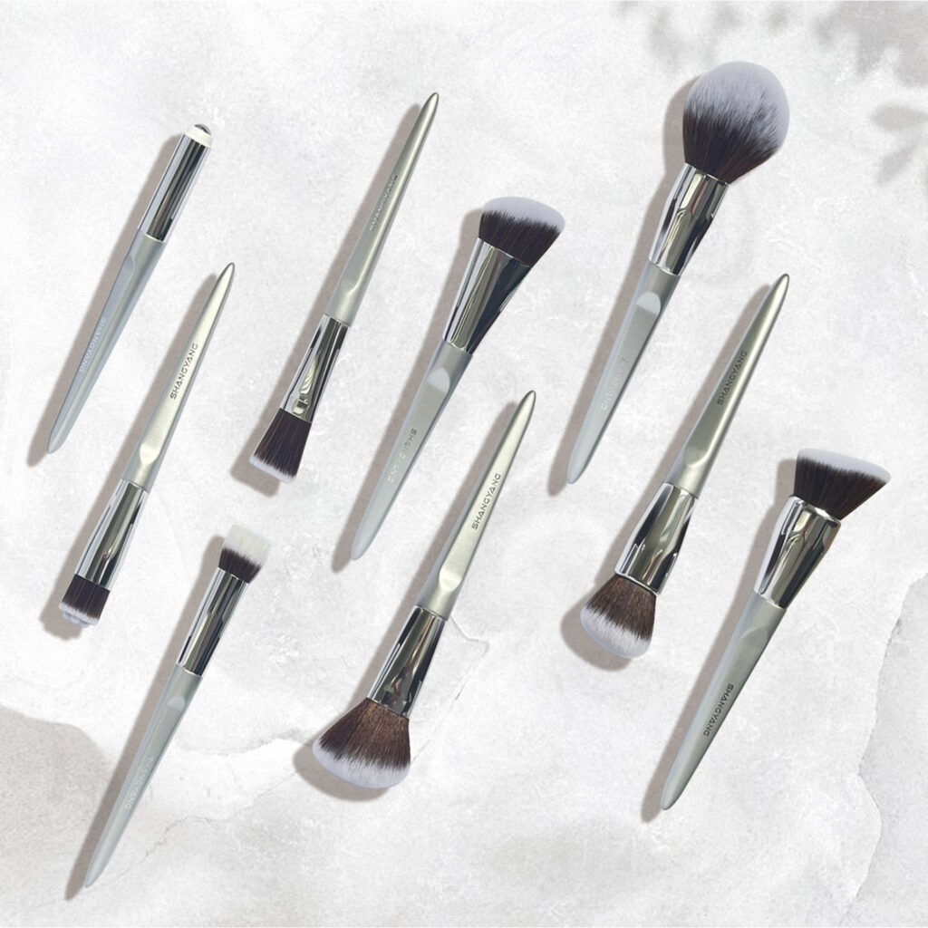 A variety of customized makeup brush options