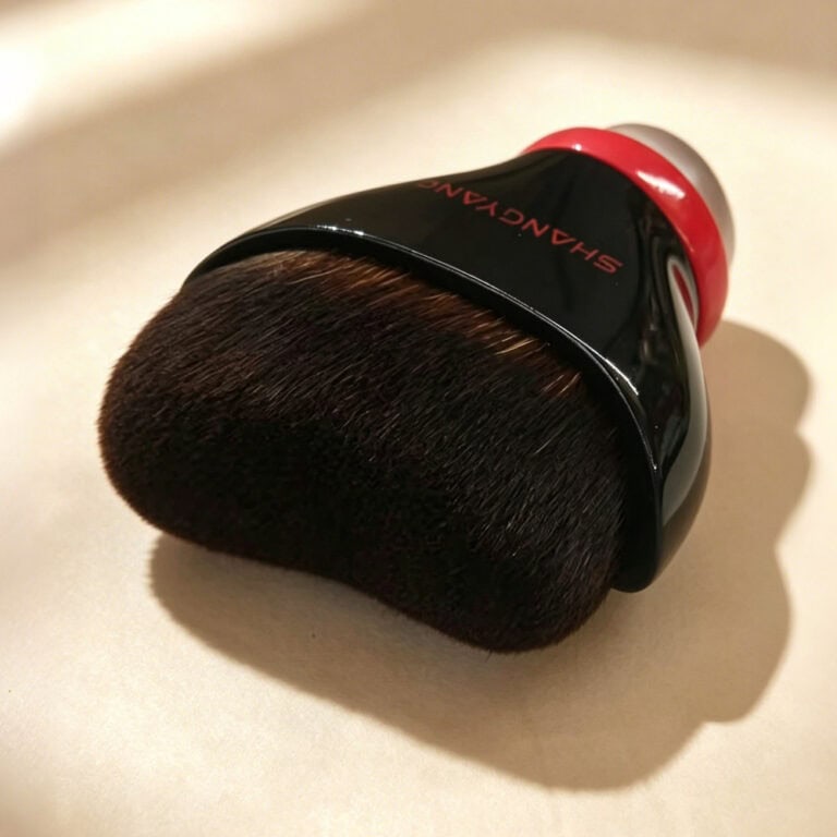 Scarlet Noir Lover's Kiss Brush Set