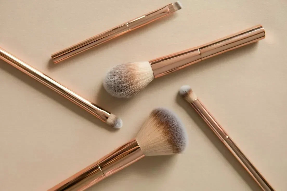 dual-end makeup brush